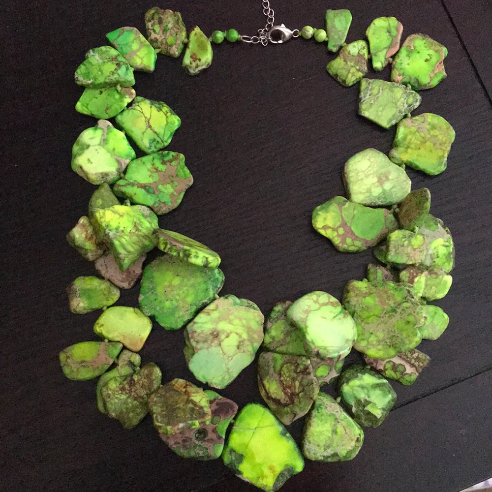 Multi layered necklace with natural stone look